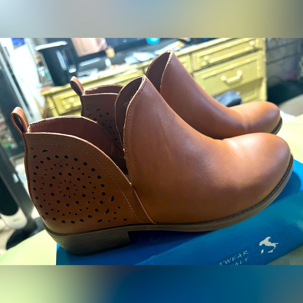 Women's Ankle Boots Low Heels Chunky Cutout Booties+Perforated Western Shoes